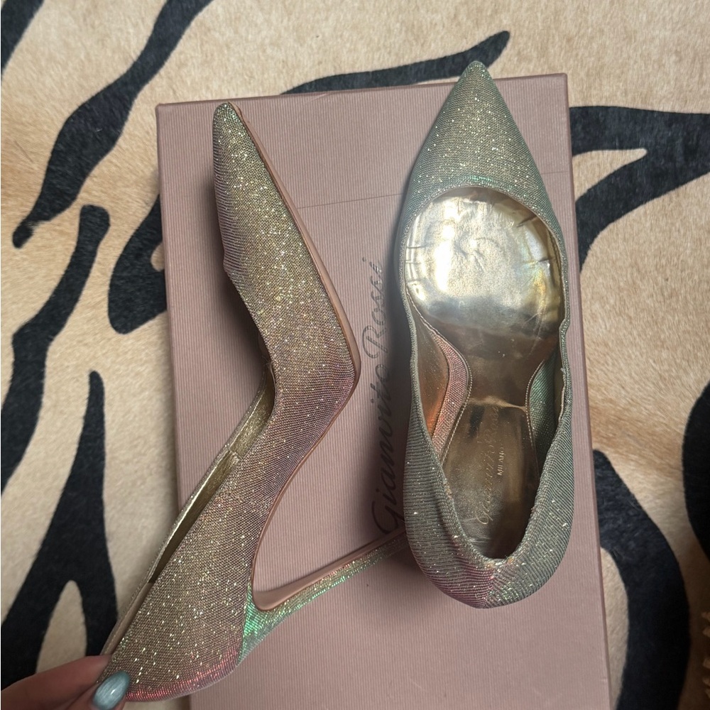 Gianvito Rossi Iridescent Pumps in Gold